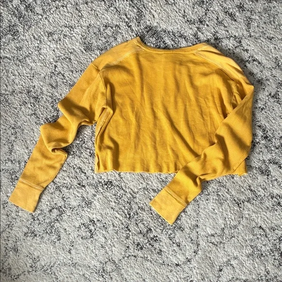 Wild Fable Mustard Buttoned loose cropped Top—-Size: Medium - Picture 5 of 5